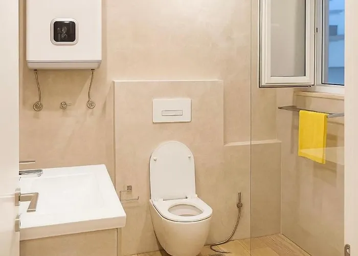 Blloku Location טיראנה